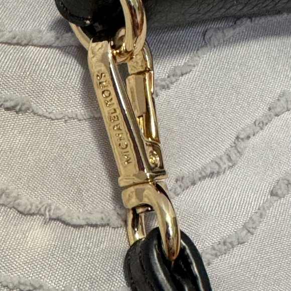 Jet Set Travel Large Pebbled Leather wallet/ wristlet - Picture 9 of 10